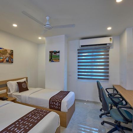 Hotel Sapphire Club Hub Kochi Exterior foto