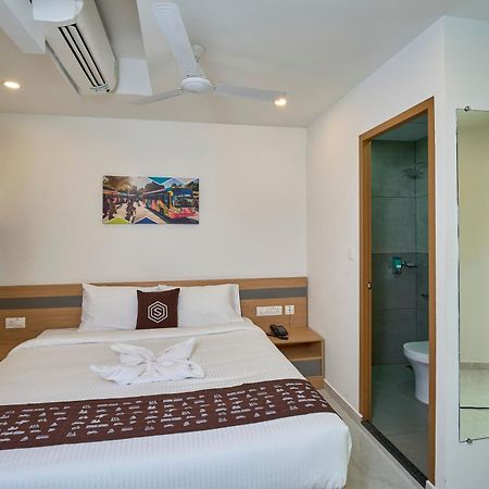 Hotel Sapphire Club Hub Kochi Exterior foto