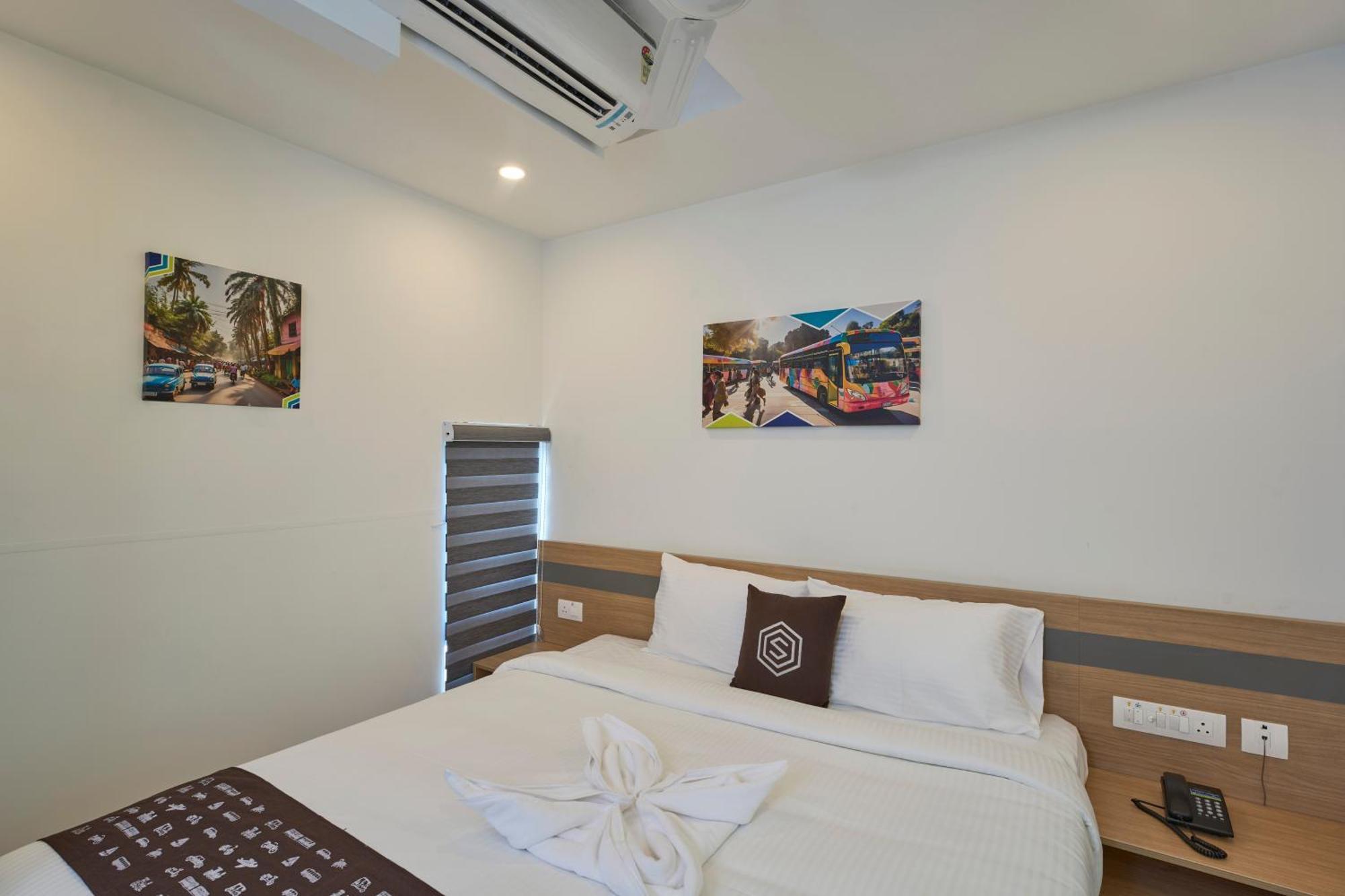 Hotel Sapphire Club Hub Kochi Exterior foto