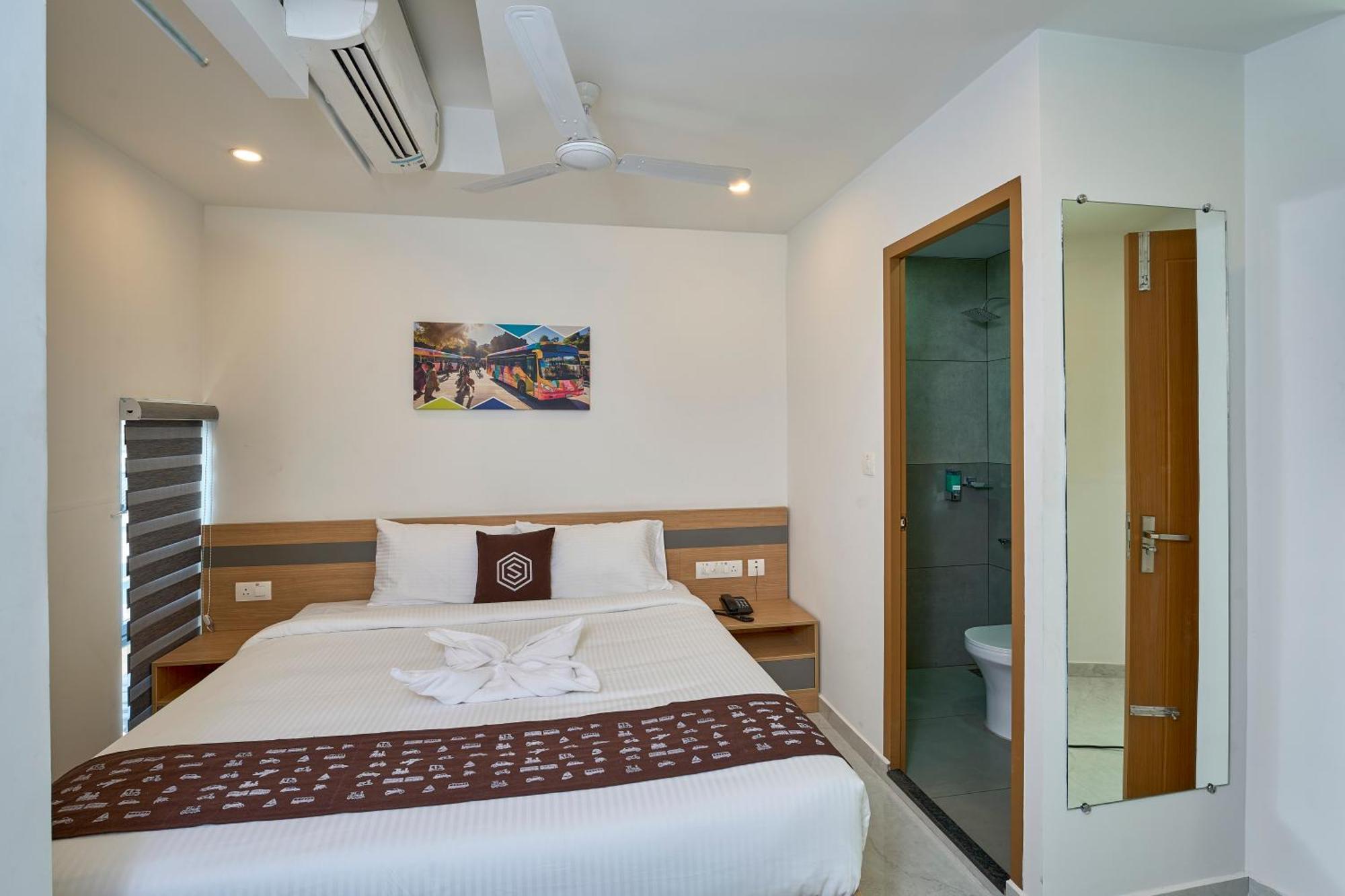 Hotel Sapphire Club Hub Kochi Exterior foto