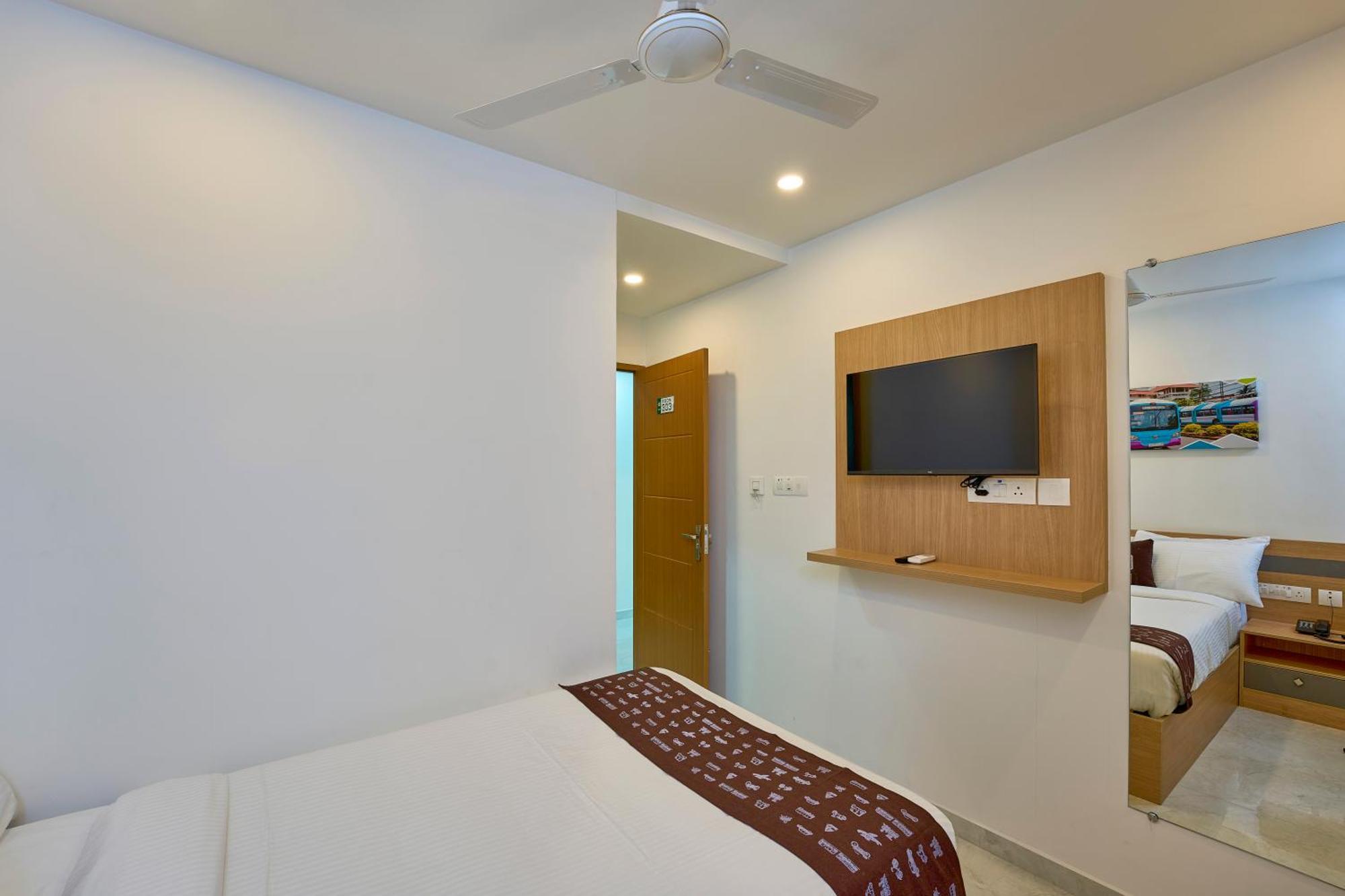Hotel Sapphire Club Hub Kochi Exterior foto